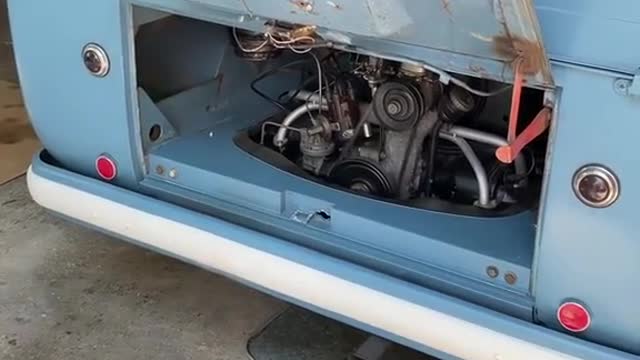 Start the engine by hand