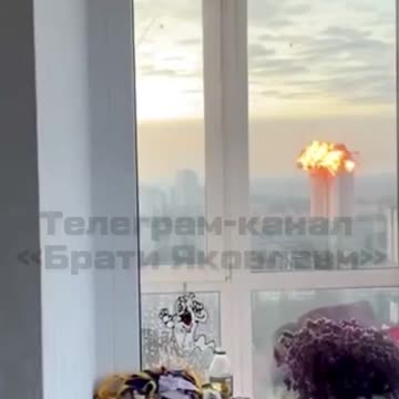 Russische Rakete trifft Wohnhaus in Kiew