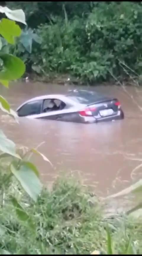 Tshelimnyama Bridge is flooded