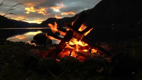 Lakeside Campfire with Relaxing Nature Night Sounds (HD)