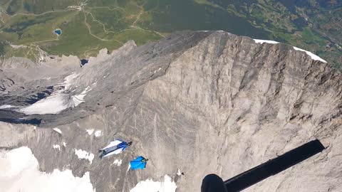 Once in a lifetime flight along the eastern ridge of the Eiger-5