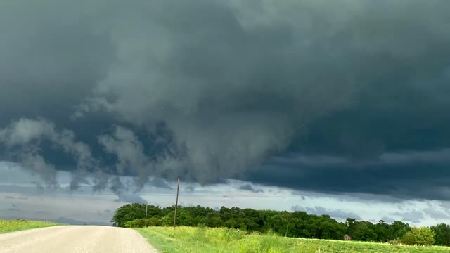 EERIE SUPERCELL AND TORNADO. Winona Country ,MN June 2020