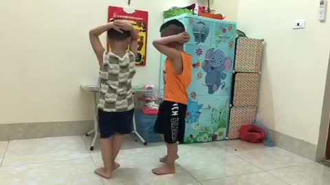 baby learn dance