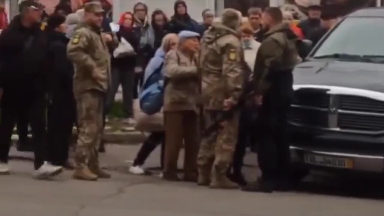 The Zelensky regime's TCC abductors fire a machine gun in Zaporozhye to scare off angry civilians