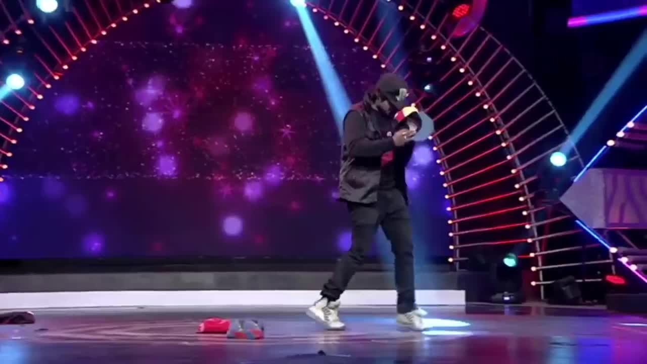 OMG THE WORLD BEST AMAZING DANCE VIDEO ! NEW DANCE LAVEL BY INDIAN DANCER VIKESH RAJAT