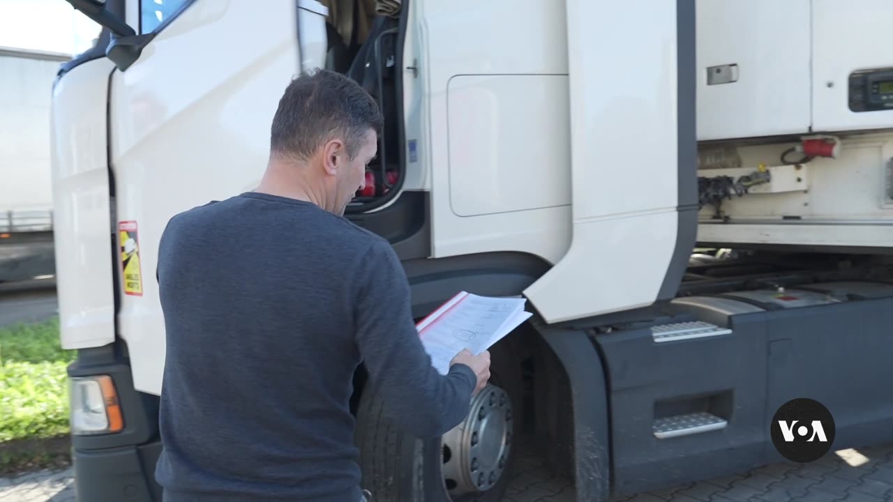 Polish Truck Drivers Block Ukraine Border Crossings in Protest