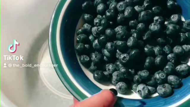 What tastes good with blueberries & honey?