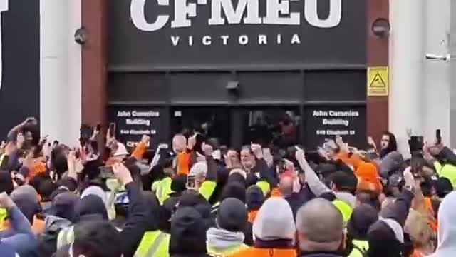 Melbourne Construction Workers Chant "FUCK THE JAB" Today @ CFMEU