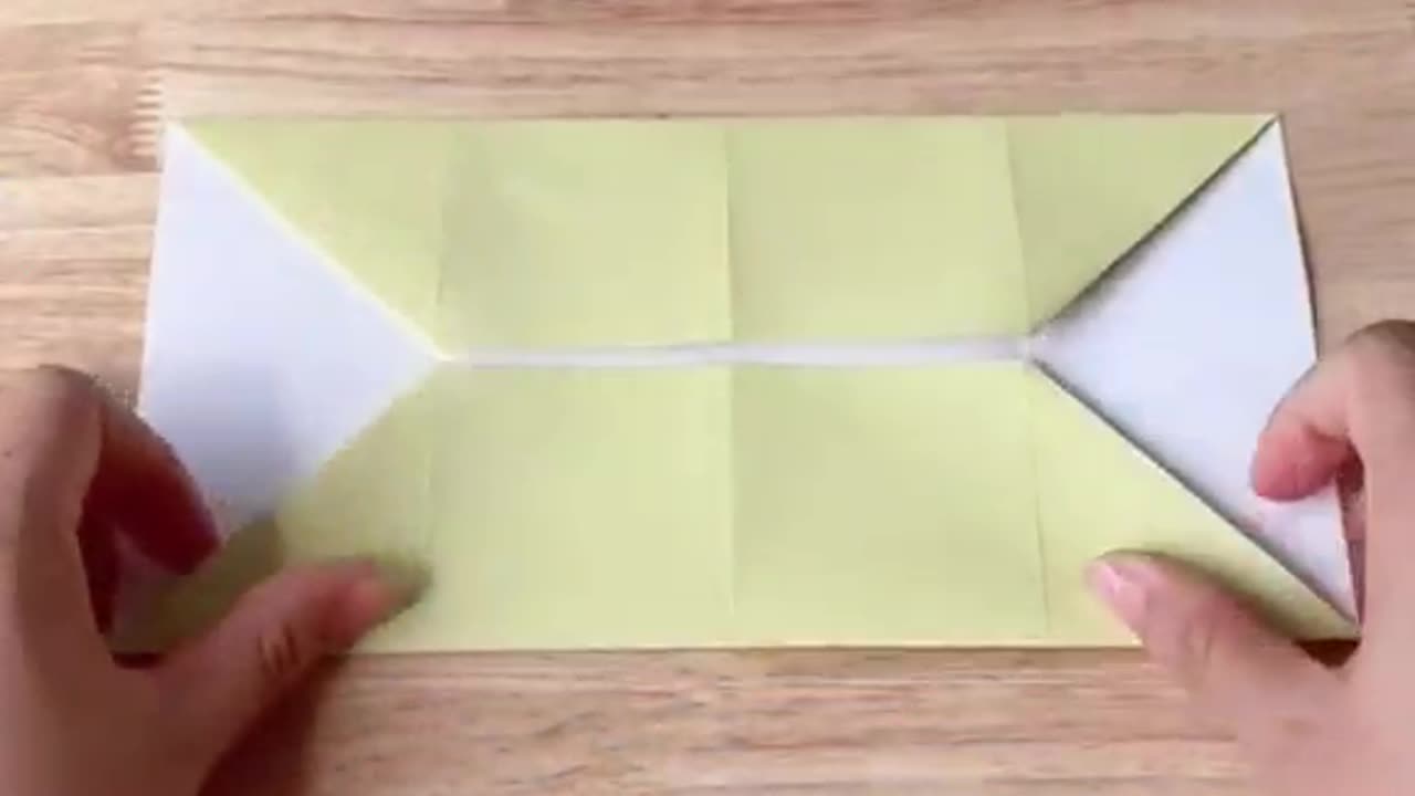 Lifehack original stand for pens from origami