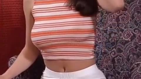 NO BRA GIRL IS WAITING FOR U