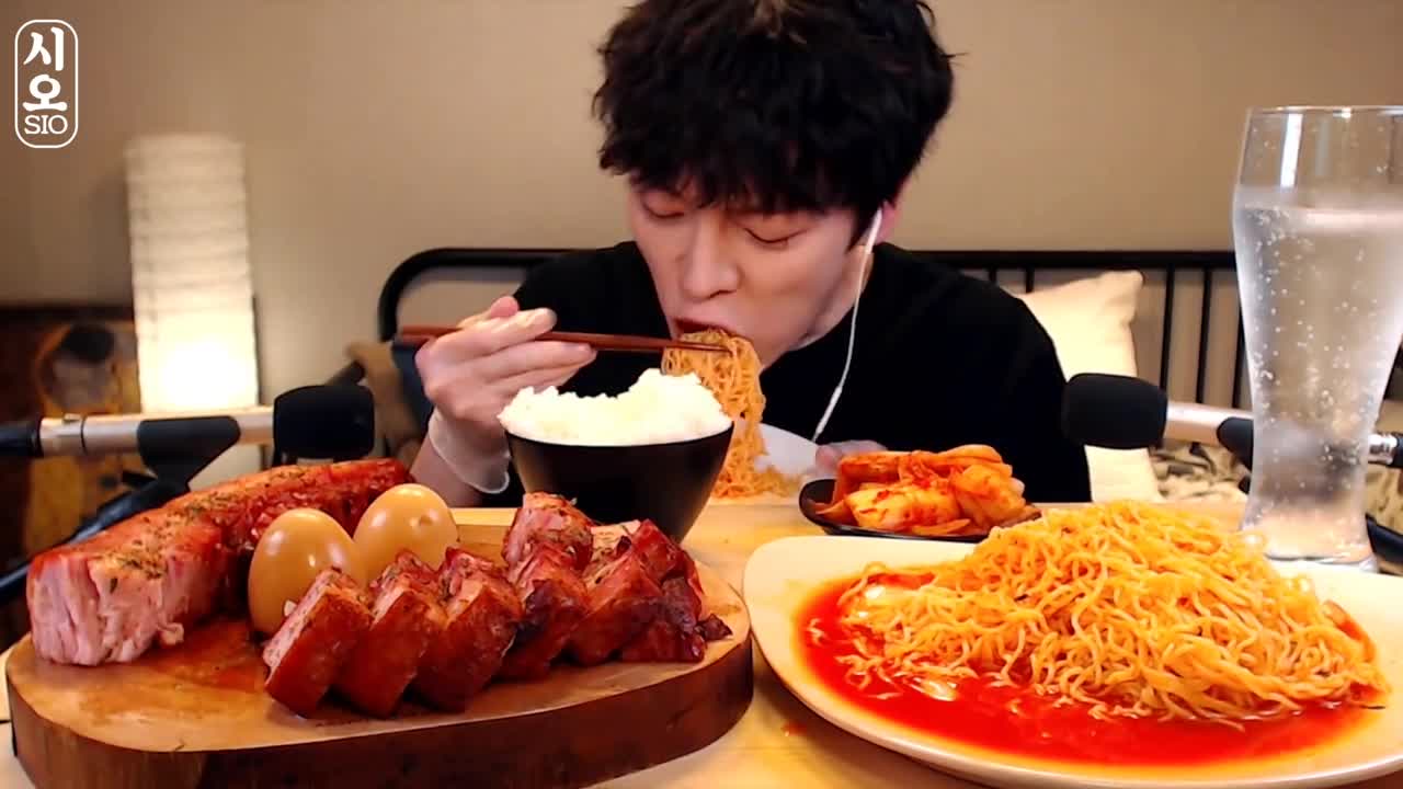 MUKBANG GIANT BACON,SPICY NOODLES,RICE,KIMCHI