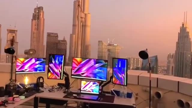 The sunset is very beautiful. It is very interesting to play on the computer here.