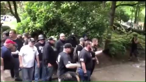 Portland Police Push Patriots Towards The AntiFa Instead Of Arresting The Ninjas Who Attacked Them