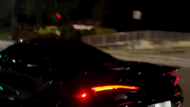 McLaren 720s Shooting massive flames