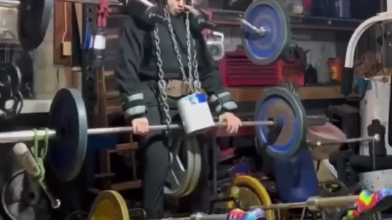 If Weight Lifting Were A Comedic Street Show