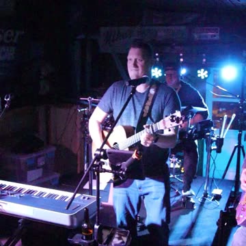 Karen's Hit List band plays NENA's song 99 Red Balloons