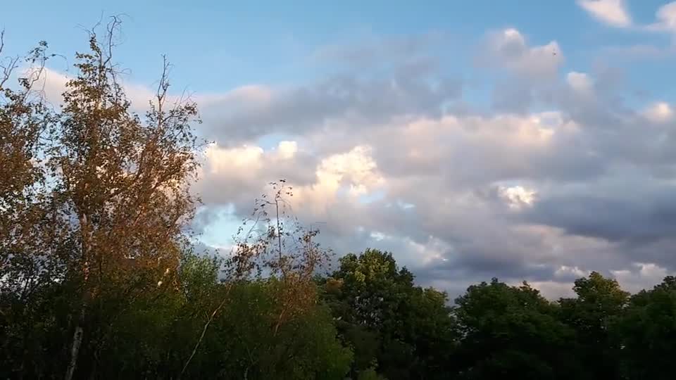 Himmel in Berlin am 21. Mai 2022 um 20:40 Uhr