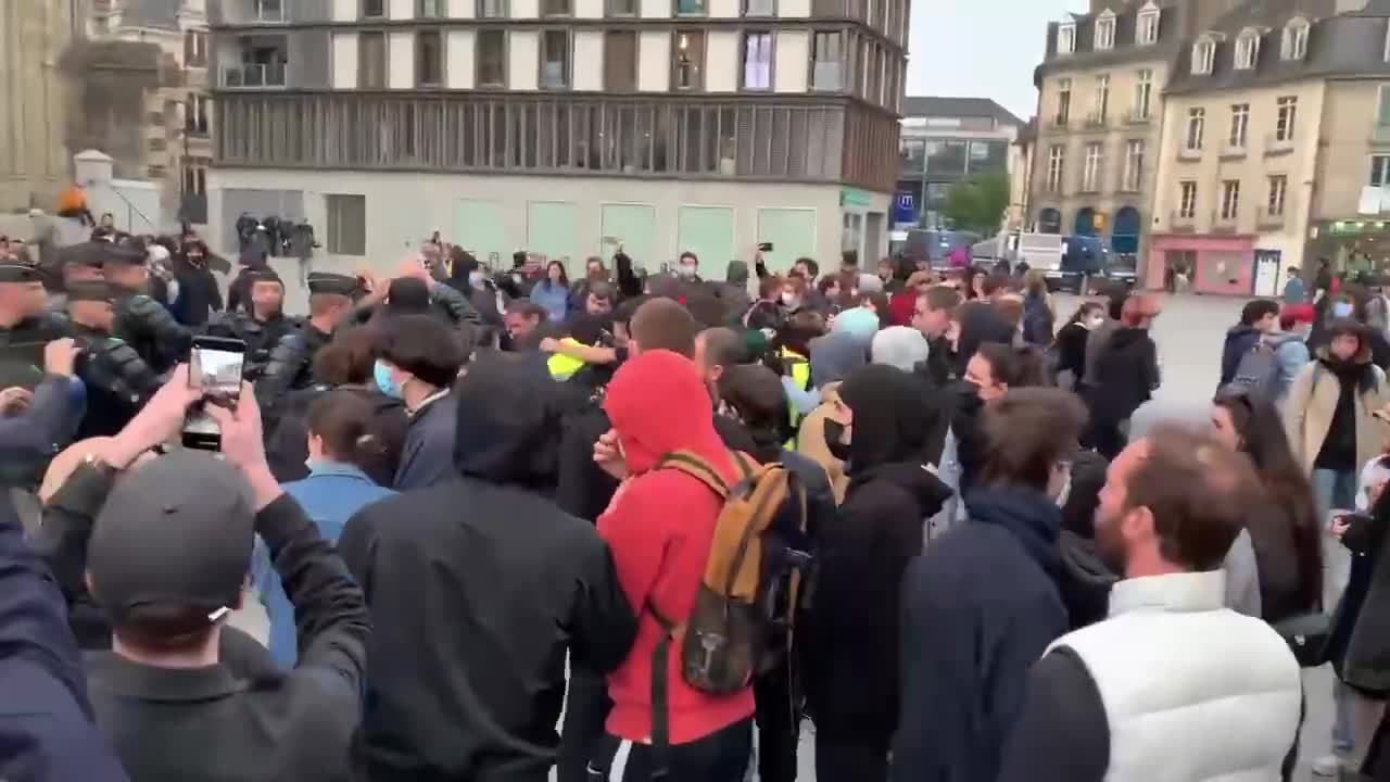 PROTESTAS EN TODA FRANCIA POR FRAUDE DE MACRON.