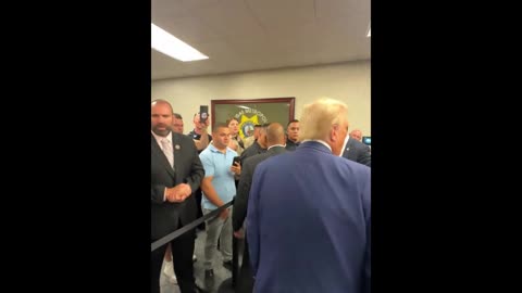 PRESIDENT TRUMP backs the Blue and they back him! 🇺🇸