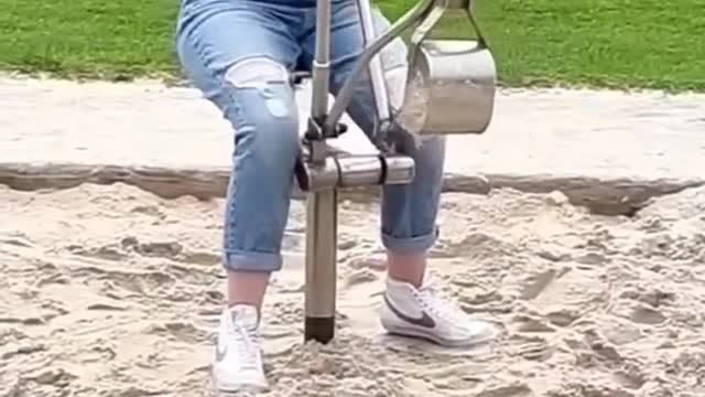 This Fat Kid Learning How to Use Handles