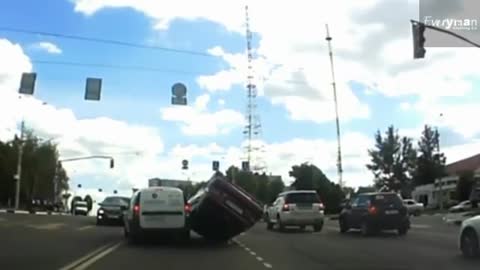 ULTIMATE IDIOT LAND ROVER DRIVERS, EPIC LAND ROVER DRIVING FAILS 2017