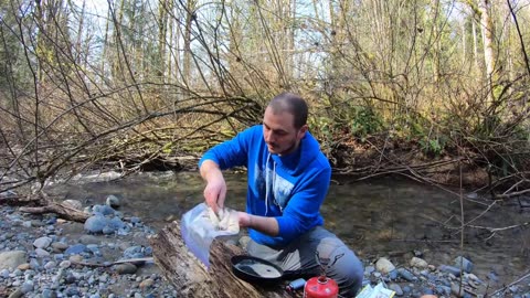 There were MILLIONS OF FISH - Dipnet Fishing Catch & Cook!!!