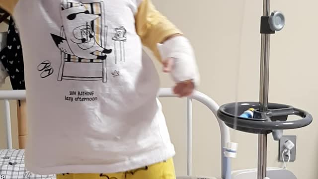 This is a cute baby dance.