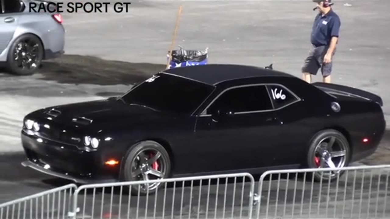 BMW M3 vs Dodge Challenger