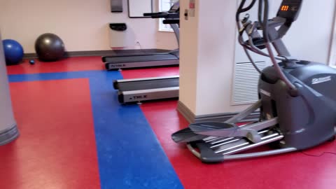 NUEVO PISO DEL GIMNASIO Abril 5, 2022