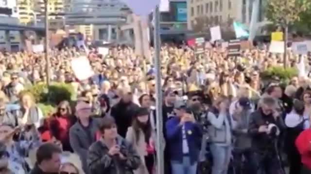 Absolutely MASSIVE anti-mask protest in Toronto, Canada