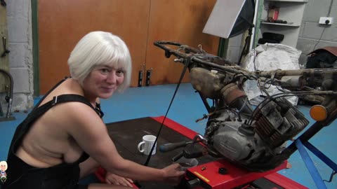 KM90 Restoration P3 - Strip down day 2