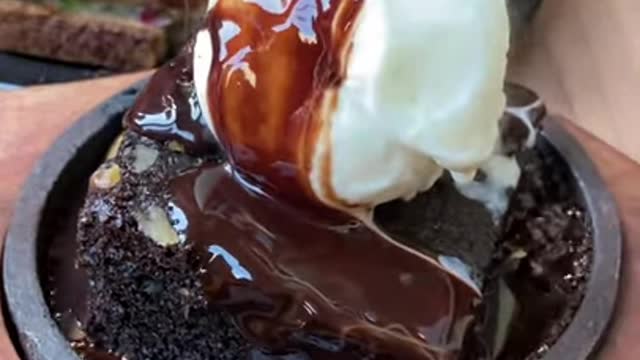 Brownie Sizzler at rabbit lee cafe -- East Delhi Food