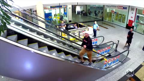 flirting on the escalator and to die of laughter (2021)