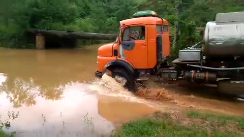 Mercedes Extreme Roads Brazil