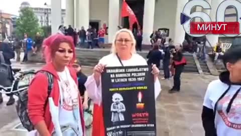 Stovky Poláků pochodovaly na shromáždění k uctění památky volyňského masakru