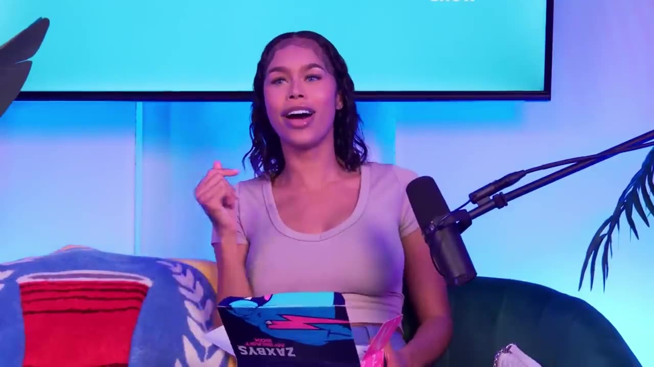 Stori has Kim K. Tapes and Shares How to Up the Score |EVERYDAY IS FRIDAY SHOW