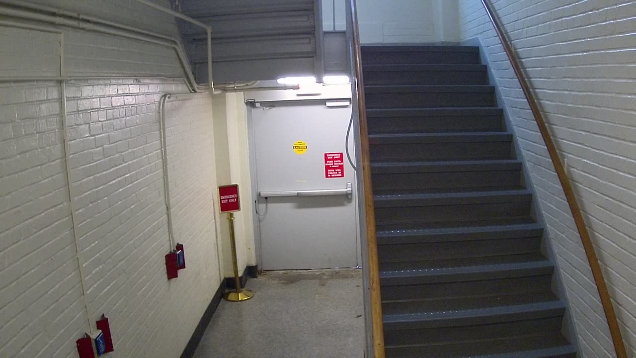 3872FHOB01Stair8_2021-01-06_16h01min28s163ms.mp4