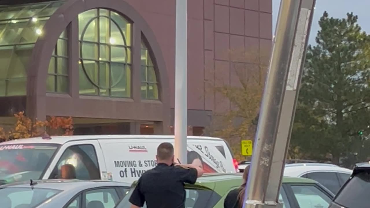 Woman Gets Tased Outside Mall of America After Running From Police