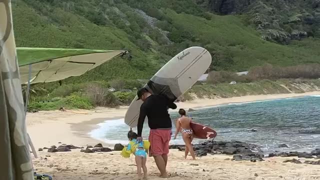 Floaties Make for Easy Carry Handle