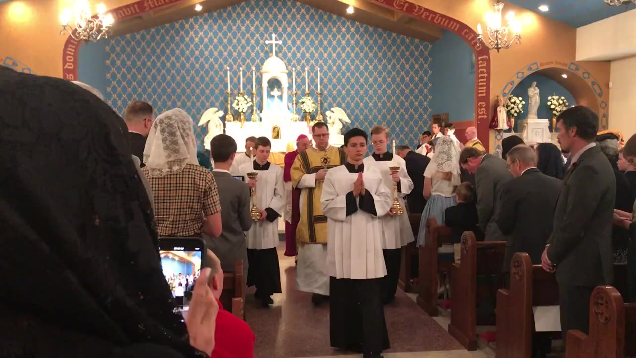 Bishop Schneider Pontifical High Mass Mater Dei Parish Irving, TX 10202019
