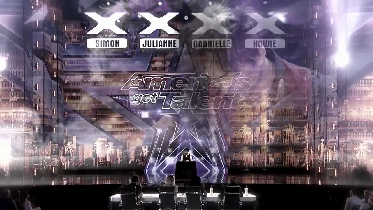 WOW!Magician Eric Chien Warps Reality With Amizing Magic Tricks-America's Got Talent