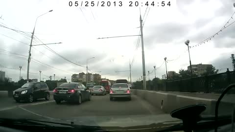 dash cam - dog make out on rush hour jam