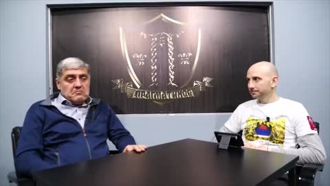 Da li napraviti štalu sa konjima (Miroljub Petrović)