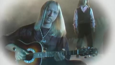 Kansas - Dust in the Wind (Official Video)