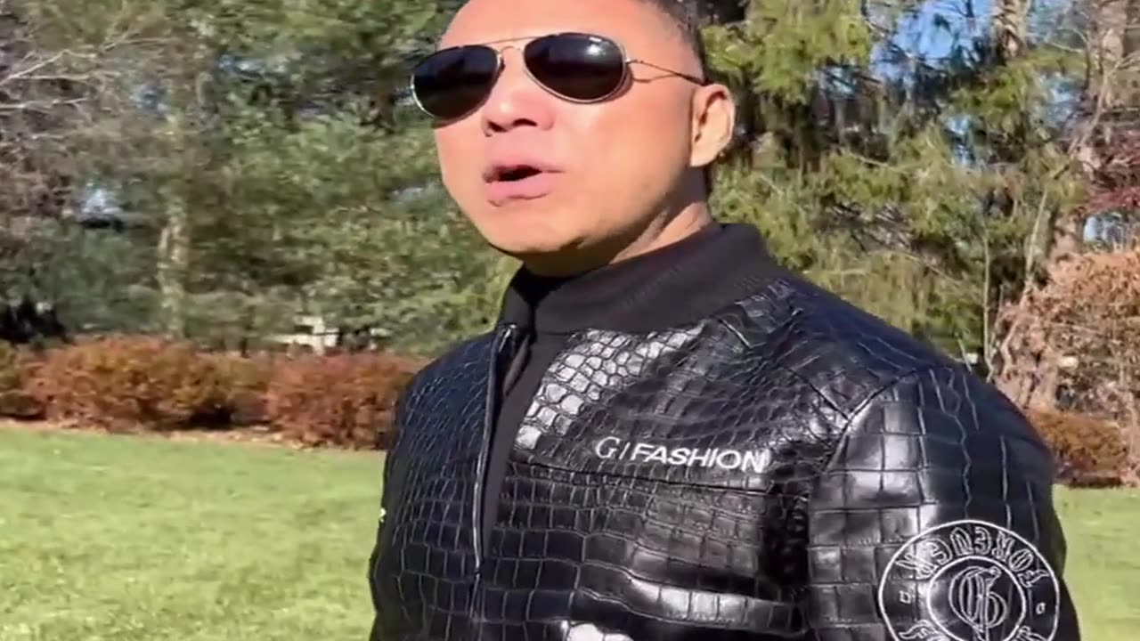 20221126文贵先生GETTR： #隔离清零：松松紧紧不会停，直到共产党被灭亡为止，放松之日就是习近平进绞刑台之时！2006年中国人吃草三年没事，是习王当时的国策！