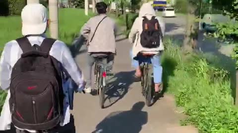 commuting to work by bicycle in Japan