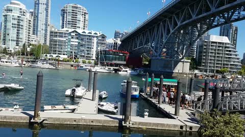 At the Granville Island with beautiful weather and crab soup