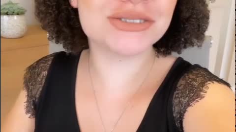 Carolina Lucchetti stories sobre Tema 1 e 2