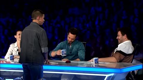 Magician Impresses judges with Card Tricks on Turkey Got Talent (Yetenek Sizsiniz Turkey)!