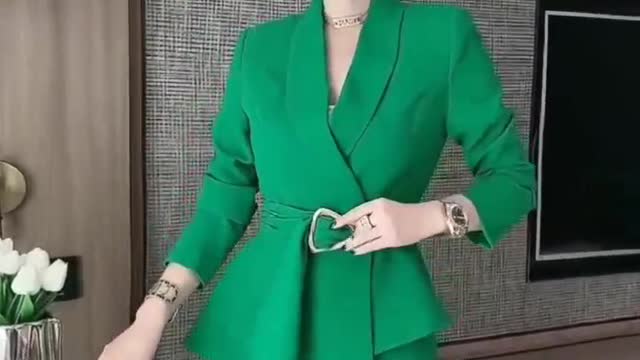 Green suit, waist design